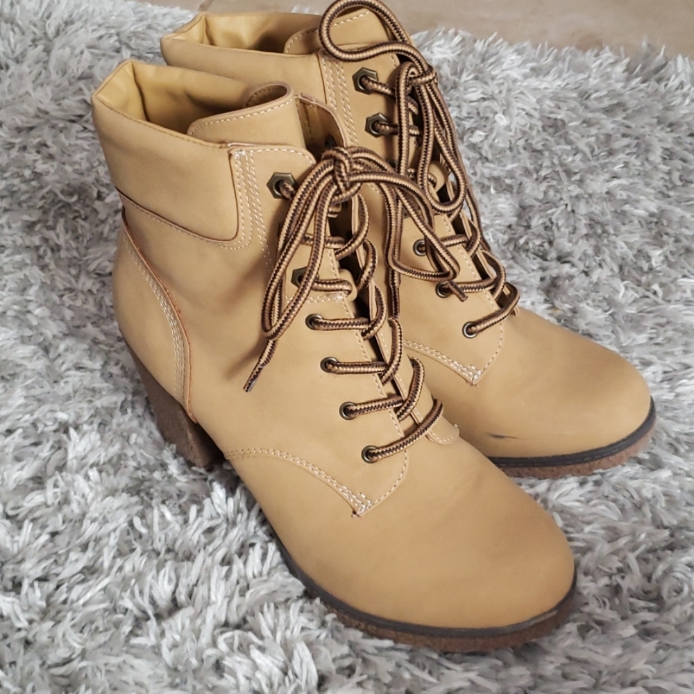 Bongo boots